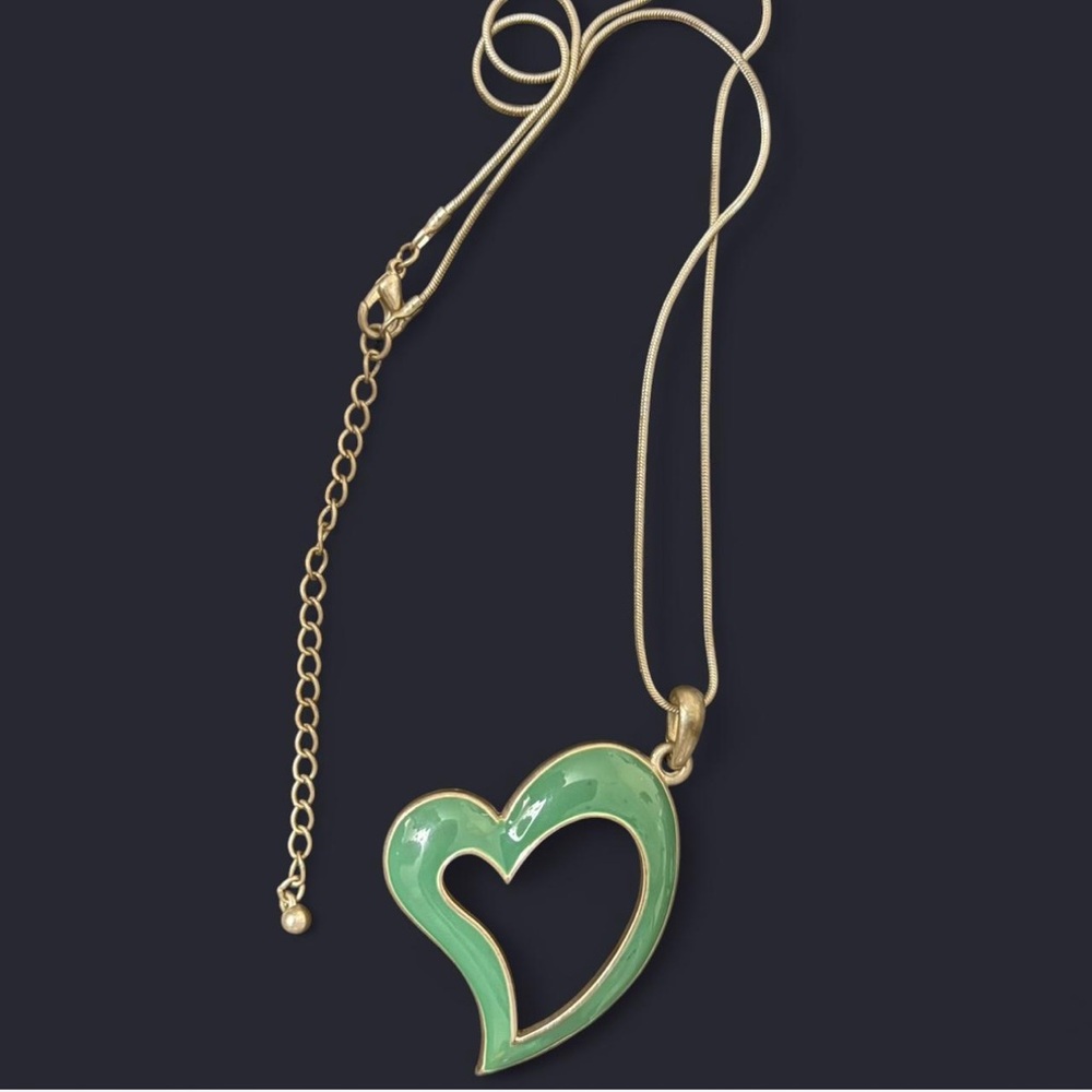 Elegant Green Heart Pendant Necklace